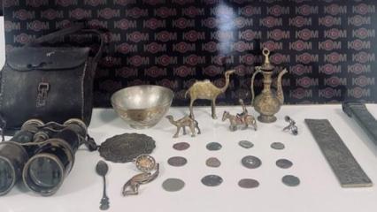 Muş&rsquo;ta tarihi eser operasyonu: 25 par&ccedil;a antik eser ele ge&ccedil;irildi!