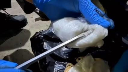 Mutfak t&uuml;p&uuml;ne zulalanmış 8 kilo 300 gram metamfetamin ele ge&ccedil;irildi