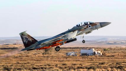 Son dakika: İsrail savaş u&ccedil;akları Beyrut'ta! Peş peşe sonik patlamalar