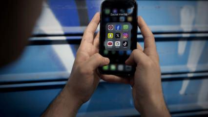 Sosyal medyadan g&uuml;venlik g&uuml;&ccedil;lerine hakaretler savurup tehdit eden şahıs yakalandı