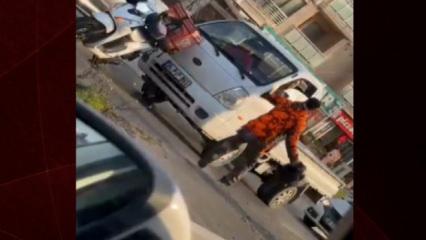 Trafik magandası kaskla dehşet sa&ccedil;tı! O anlar kamerada