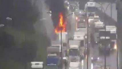  Tuzla TEM Otoyolu&rsquo;nda TIR kupası alev alev yandı