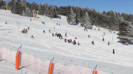 Uludağ&rsquo;da voleybol heyecanı! Bereketli ge&ccedil;en sezon sporla devam ediyor