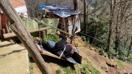 20 yıldır yol olmayan evine bu şekilde gidiyor: G&ouml;renler d&ouml;n&uuml;p birdaha bakıyor!