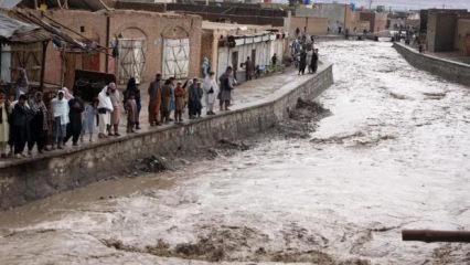 Afganistan'da felaket! &Ouml;l&uuml; sayısı 77'ye y&uuml;kseldi