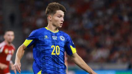 Amerika'da doğan Boşnak Esmir Bajraktarevic formasındaki soyadıyla d&uuml;nyaya mesaj veriyor!