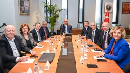 Bakan Ersoy'dan 2026 turizmi i&ccedil;in kritik toplantı