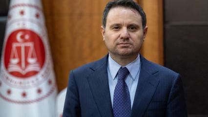 Bakan G&uuml;rlek duyurdu! Yeni uygulama hayata ge&ccedil;irildi! Saatler s&uuml;ren ulaşım son bulacak