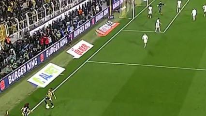 Derbide gol VAR'dan d&ouml;nd&uuml;! Kornerden ofsayt...