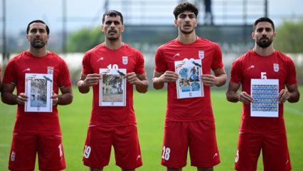 İranlı futbolculardan d&uuml;nyaya anlamlı mesaj! FIFA başkanı da trib&uuml;ndeydi