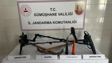 G&uuml;m&uuml;şhane&rsquo;de define avcılarına jandarma darbesi: Su&ccedil;&uuml;st&uuml; yakalandılar!