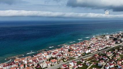 Karadeniz'de nadir g&ouml;r&uuml;len rulo bulutu g&ouml;renler g&ouml;zlerine inanamadı