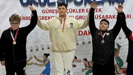 Konya B&uuml;y&uuml;kşehir Belediyespor G&uuml;reş Takımı'ndan tam 9 madalya!