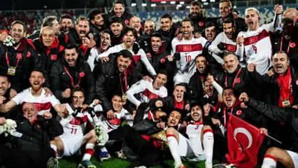 Milli gurur geceye damga vurdu! &Uuml;nl&uuml;lerin paylaşımları sosyal medyayı salladı