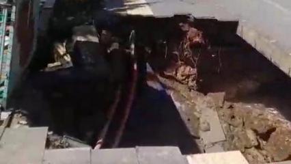 Siirt&rsquo;te kaldırım &ccedil;&ouml;kt&uuml;; yol trafiğe kapatıldı