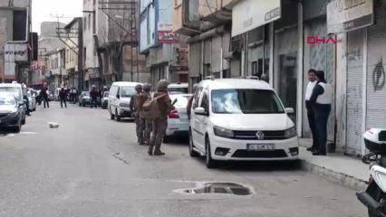 5 kişiyi rehin alan cezaevi firarisi, ikna edilip g&ouml;zaltına alındı