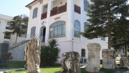 Atat&uuml;rk&rsquo;&uuml;n Z&uuml;beyde Hanım&rsquo;la konakladığı ev: Sakarya M&uuml;zesi tarihi g&ouml;zler &ouml;n&uuml;ne seriyor