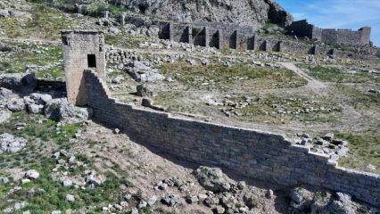 B&uuml;y&uuml;k İskender ge&ccedil;ememişti: Sillyon Antik Kenti surları ayağa kalktı