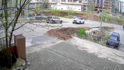 El frenini &ccedil;ekmeyi unuttu, otomobili dereye d&uuml;şt&uuml;