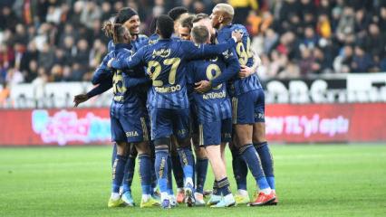 Fenerbah&ccedil;e'ye k&ouml;t&uuml; haber! Cezalı duruma d&uuml;şt&uuml;