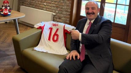 İsmail Y&uuml;ksek'ten Mustafa Varank'a anlamlı hediye! 