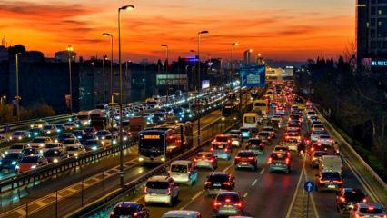 İstanbul'da trafik kilit noktasına geldi
