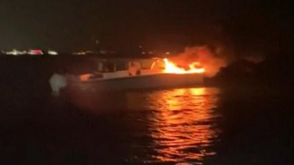 Kadık&ouml;y'de yanan tekneden 4 kişi kurtarıldı