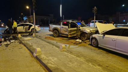 Kavşakta can pazarı: Pikap ve otomobil &ccedil;arpıştı, 6 kişi yaralandı