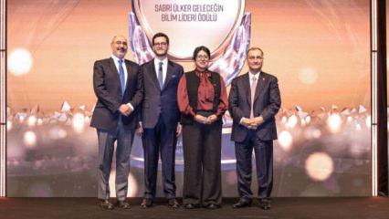 K&uuml;reselleşen Sabri &Uuml;lker Geleceğin Bilim Lideri &Ouml;d&uuml;l&uuml;'n&uuml;n 10'uncusu Şili'ye uzandı