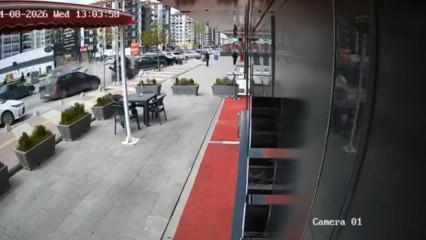 Malatya'da otomobilin, park halindeki ara&ccedil;lara &ccedil;arptığı anlar kamerada