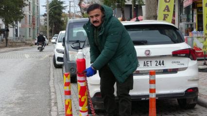'M&uuml;lk&uuml;m' dedi, kaldırıma sıra sıra duba dizdi! İşte şaşkına &ccedil;eviren hadise 