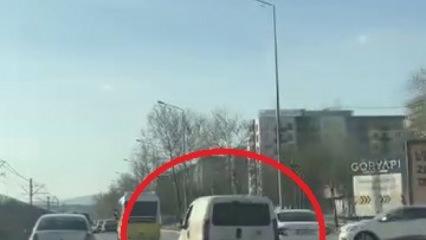 Peş peşe makas atan maganda herkesi korkuttu