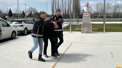 Saldırı hazırlığında olan 2 ş&uuml;pheli yakalandı! Ara&ccedil;taki aramada el bombası ele ge&ccedil;irildi