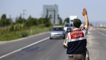 Trafikte makas atan s&uuml;r&uuml;c&uuml; cezasız kalmadı
