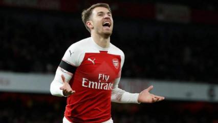 Yıldız oyuncudan s&uuml;rpriz karar! Hayranlarını &uuml;zd&uuml;