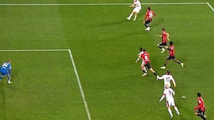 3 dakikalık VAR incelemesi! Galatasaray'ın gol&uuml; ofsayta takıldı