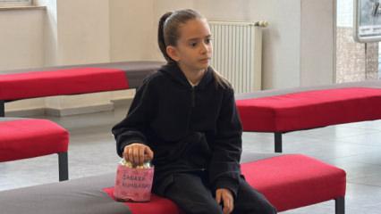 9 yaşındaki Berra'dan duygulandıran davranış: Har&ccedil;lıklarını şehit ailelerine bağışladı