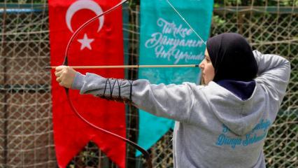  Kahire'de Kemankeş projesiyle geleneksel T&uuml;rk ok&ccedil;uluğu r&uuml;zgarı esiyor