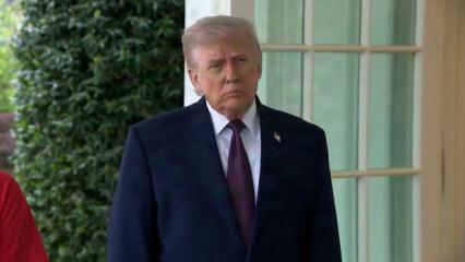 "Trump'tan korkmuyorum" demişti!  Trump'tan Papa'ya cevap: Yanılıyor!