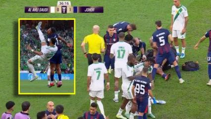 Asya Şampiyonlar Ligi'nde korkutan anlar! Y&uuml;z&uuml;ne tekme gelen Jairo bilincini kaybetti