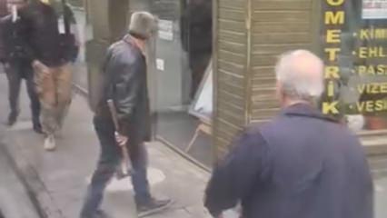 Bursa'da baltalı dehşet! Otob&uuml;s şof&ouml;r&uuml;n&uuml;n &uuml;zerine y&uuml;r&uuml;d&uuml;ğ&uuml; anlar kamerada 