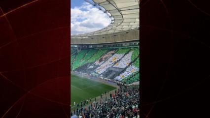 Bursaspor'dan g&ouml;vde g&ouml;sterisi! 2. Lig'de 40 bin kartonluk şampiyonluk koreografisi!