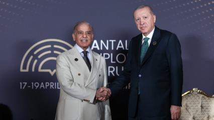Cumhurbaşkanı Erdoğan'dan Antalya'da diplomasi trafiği!
