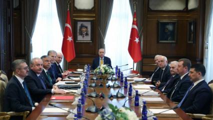 Cumhurbaşkanlığı Y&uuml;ksek İstişare Kurulu toplandı! Ter&ouml;rs&uuml;z T&uuml;rkiye ve ateşkes vurgusu