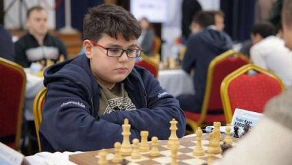 T&uuml;rk sporcu 15 yaşında d&uuml;nya rekoru kırdı