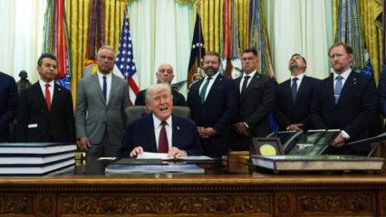 H&uuml;rm&uuml;z tekrar kapatıldıktan sonra Trump'tan ilk a&ccedil;ıklama: İran şantaj yapamaz