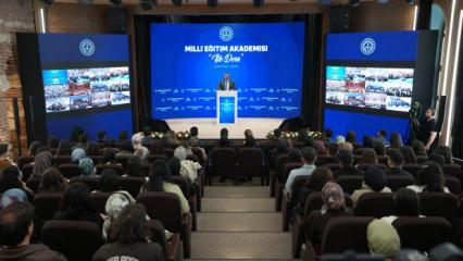 İlk ders Bakan Tekin'den! Milli Eğitim Akademisi kapılarını a&ccedil;tı!