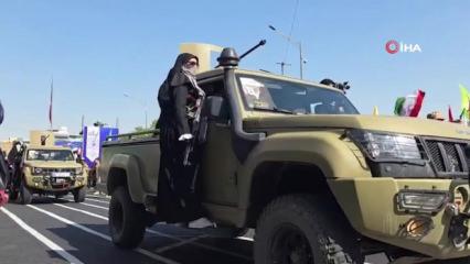 İranlı kadınlardan ABD ve İsrail'e karşı ağır silahlı g&ouml;vde g&ouml;sterisi