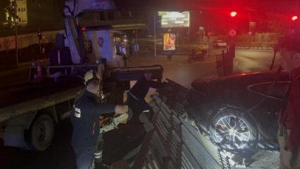 İstanbul'da l&uuml;ks otomobil kaza yaptı: Yaralılar var