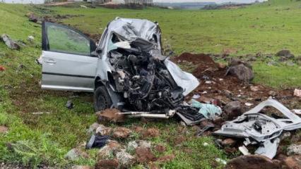 Korkun&ccedil; kaza: Tır ile hafif ticaret aracı &ccedil;arpıştı: 2 &ouml;l&uuml;, 1 yaralı